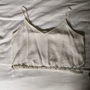 Aritzia Wilfred Free V Neck Elastic Waist Crepe Cropped Cami